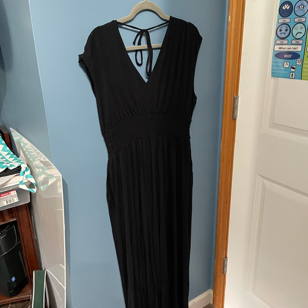 Old Navy Black Sleeveless Jumpsuit